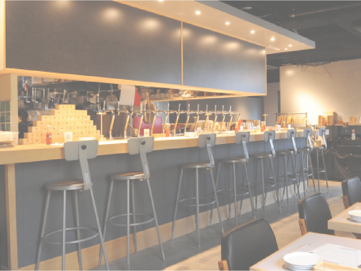 飲食店の現場運営からマネジメントまでを学べる。